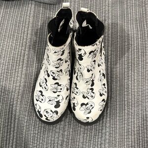 Minnie Mouse girls boots size 12